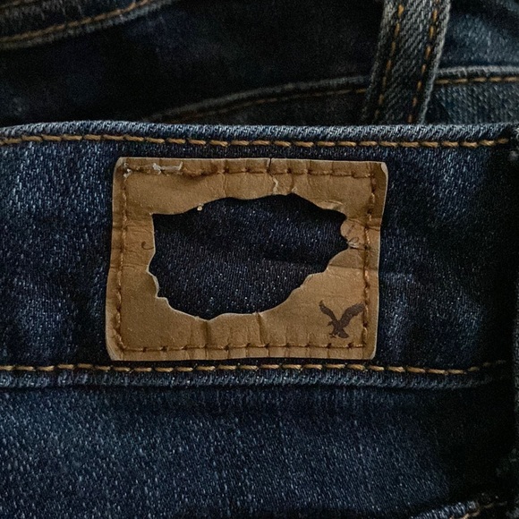 American Eagle Distressed Jeans w/ patches - Picture 6 of 8